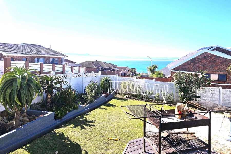 2 Bedroom Property for Sale in Wavecrest Eastern Cape
